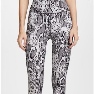 hpe High Waisted White Snake Print Leggings